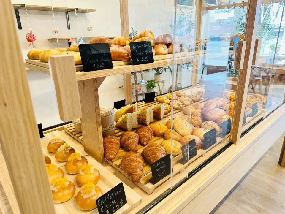 Giao bánh tận nơi